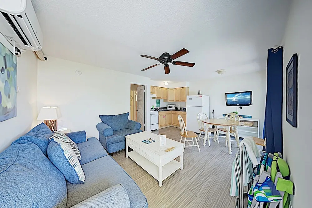 New Listing! Tranquil Getaway 350 To Prized Beach 1 Bedroom Apts