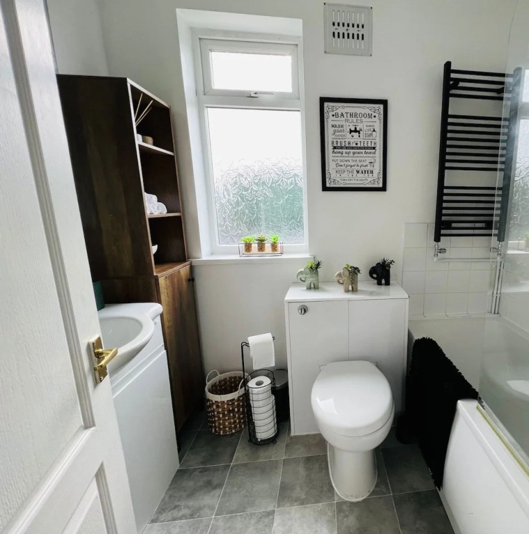 Remarkable 2-bed House in Coventry