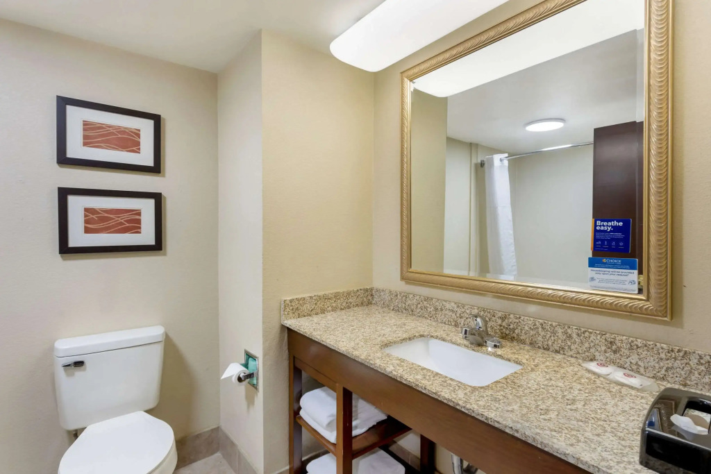 Comfort Inn & Suites Carneys Point - Pennsville