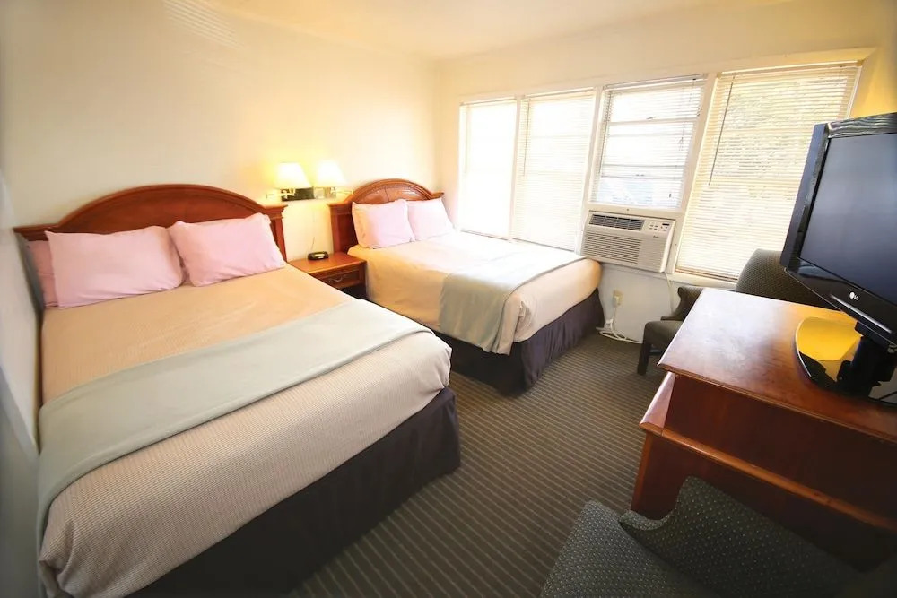 Oceanic Motel
