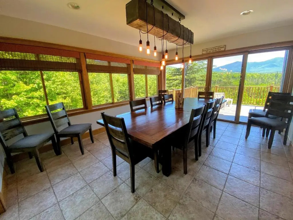 M1 Luxury home a short walk from the Mount Washington Hotel AC heated floor stunning views