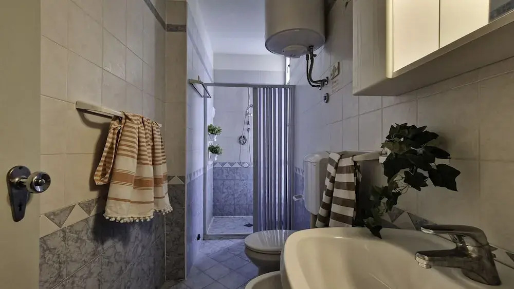 Modern Flat With Terrace Near the Sea-beahost