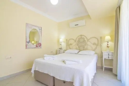 Sunset Beach Club Aqualettings Mermaid 33