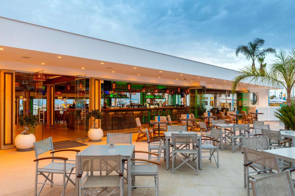 Limanaki Beach Hotel & Suites