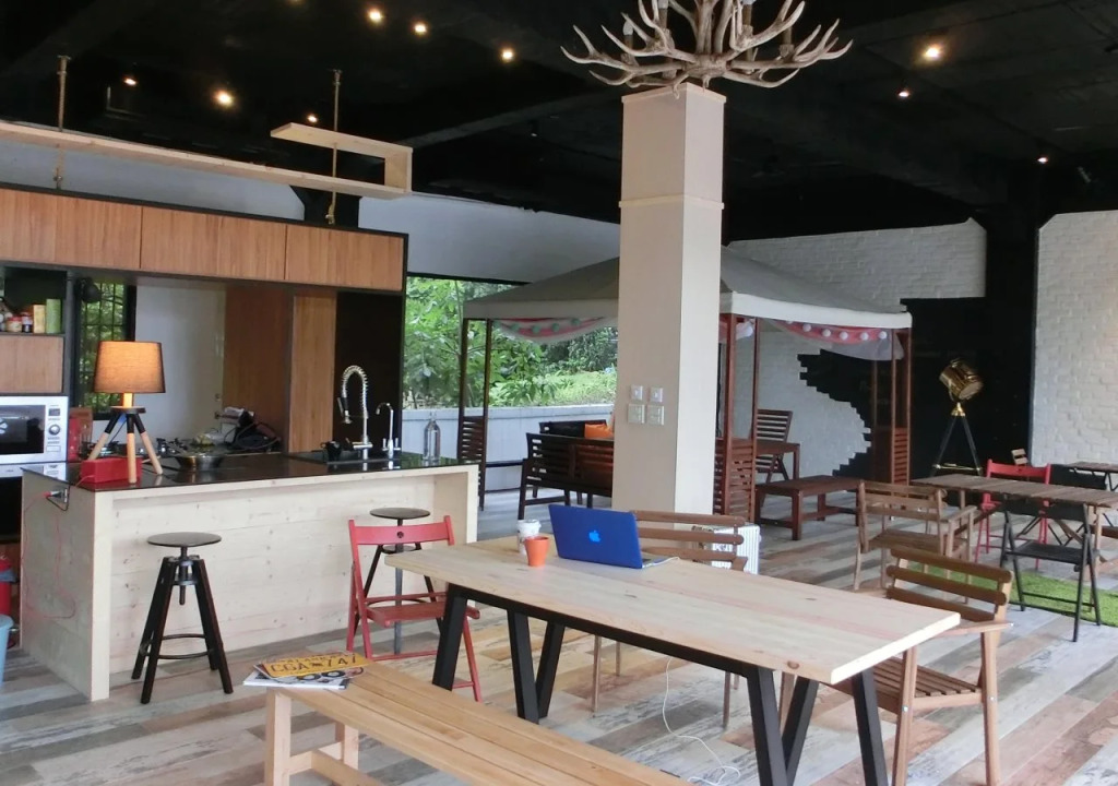 perBed Hostel-Sun Moon Lake Station
