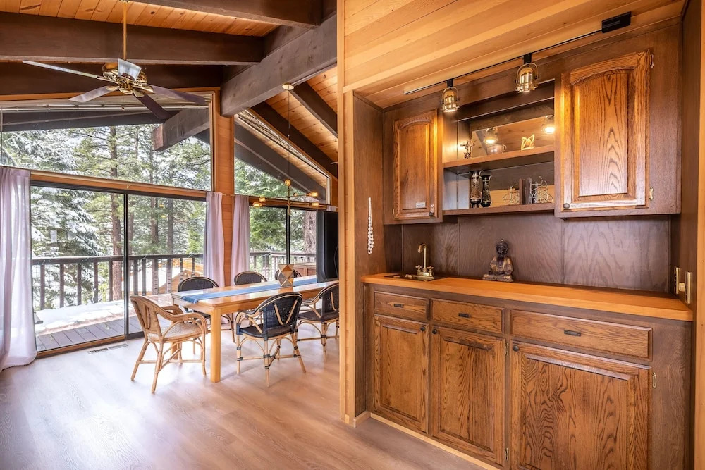 Beautiful 3-Bedroom Contemporary Mountain Home in Northstar by RedAwning Save 10% on 3 Nights, 15% on 5 Nights!