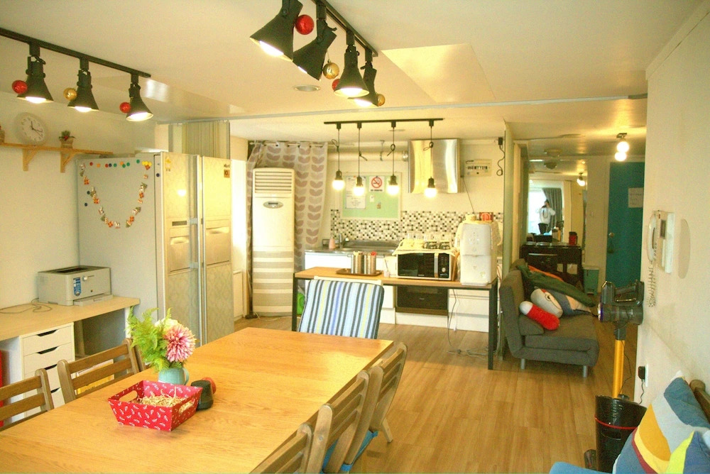 Hoong House - Hostel