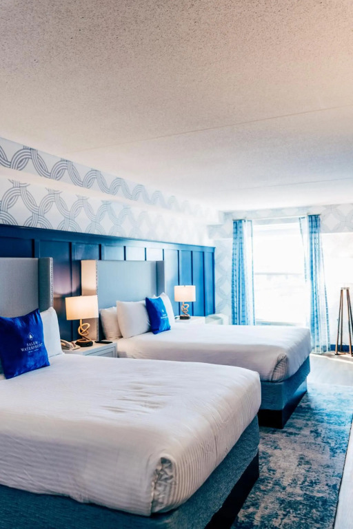 Salem Waterfront Hotel & Suites