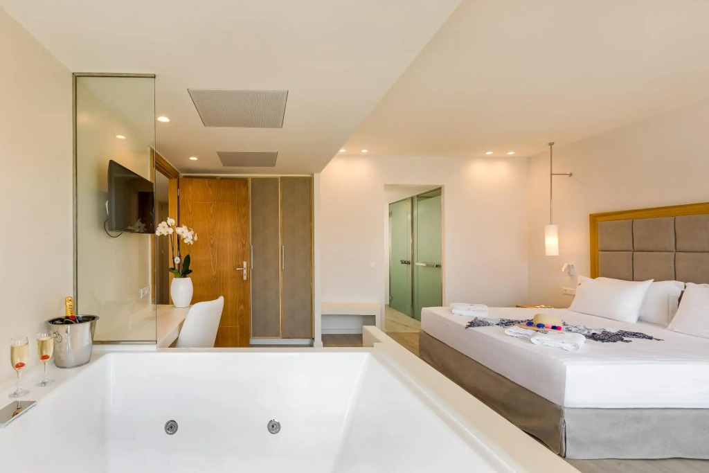Samian Mare Hotel, Suites & Spa