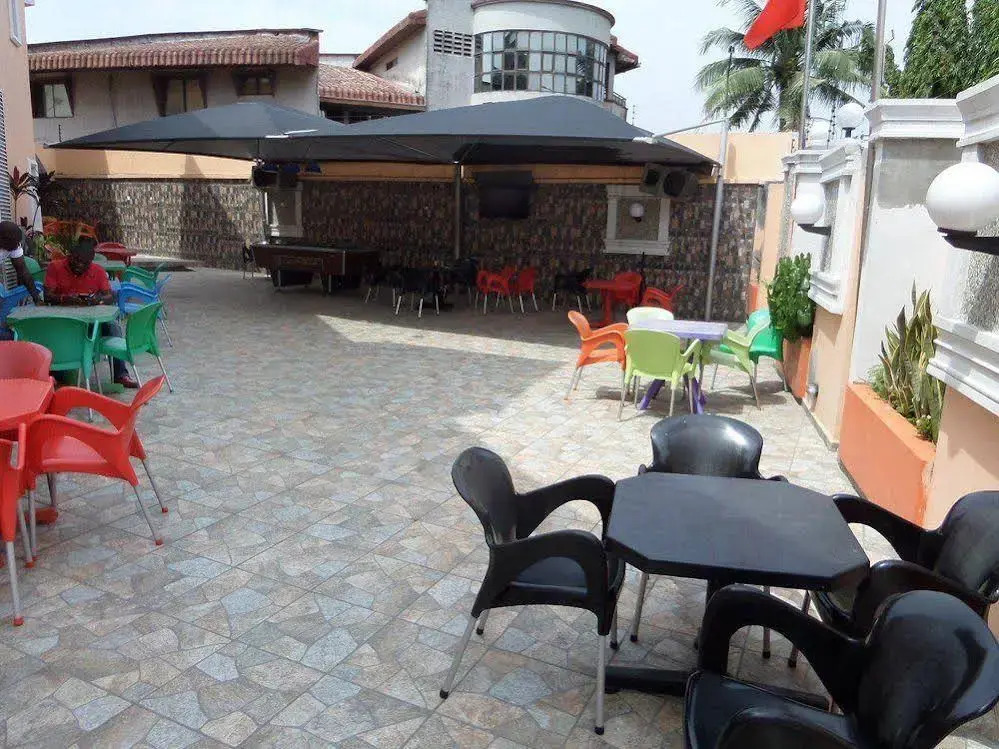 Flamingo Hotel & Suites