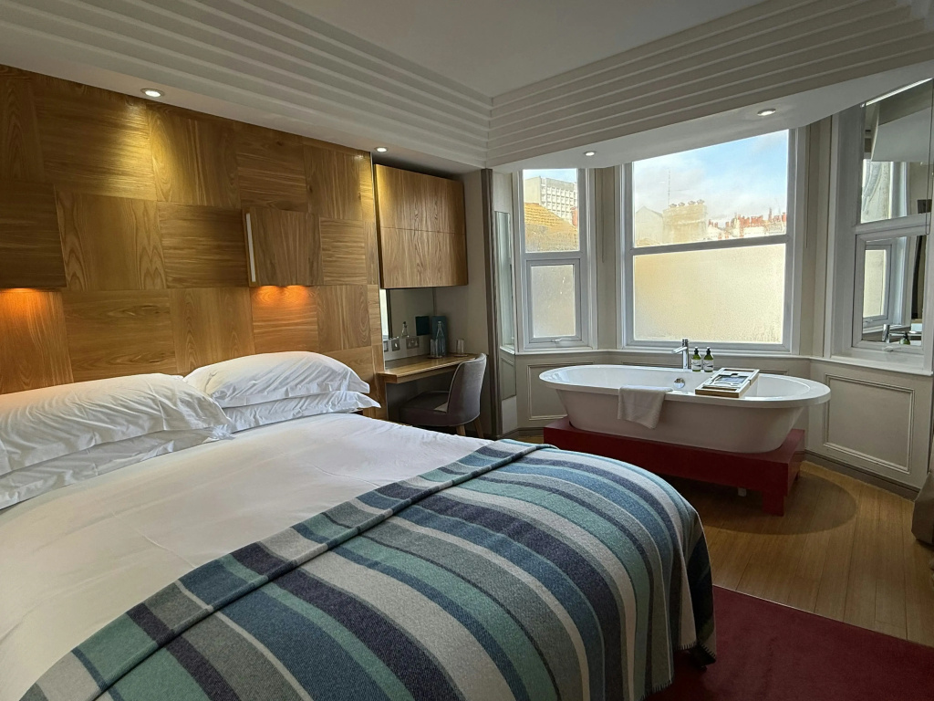 Drakes Hotel