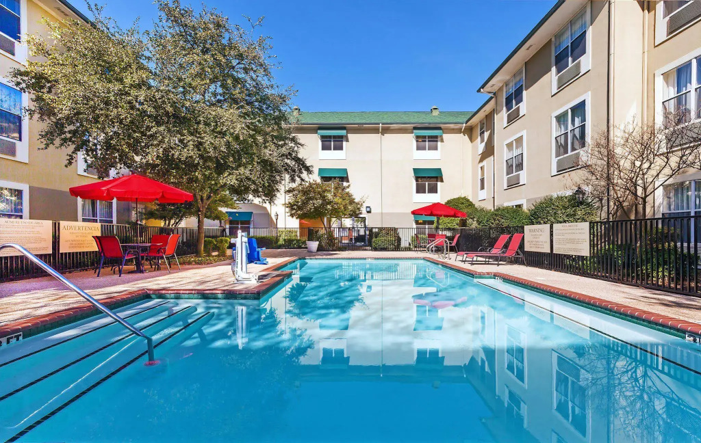 Candlewood Suites Market Center by IHG