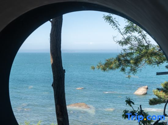 Liyu · On the Cliff Vacation Apartment
