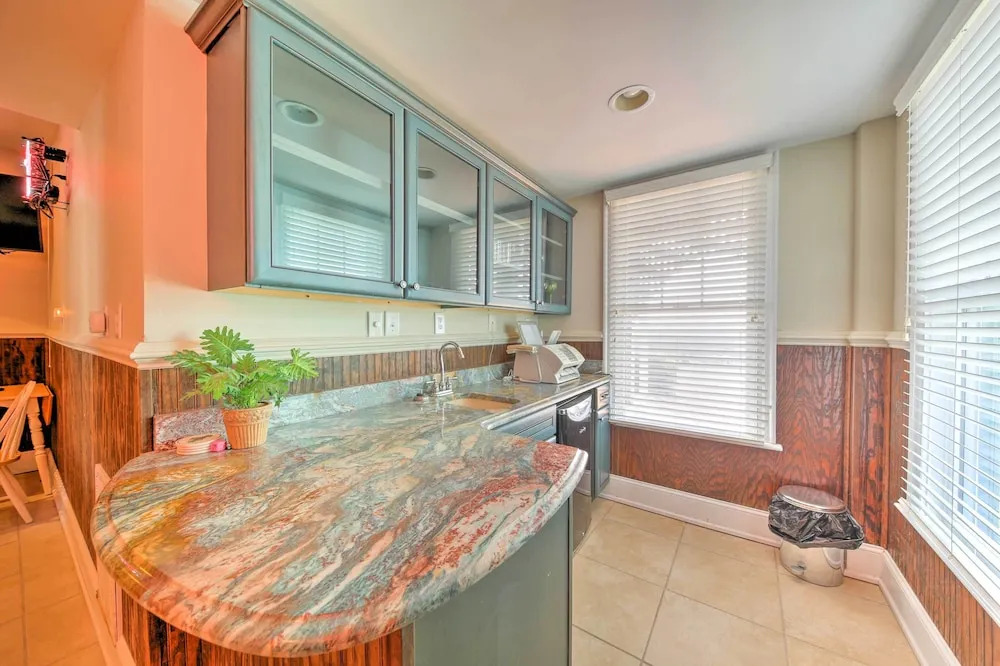 Manteo Waterfront Resort Home w/ 30-ft Dock!