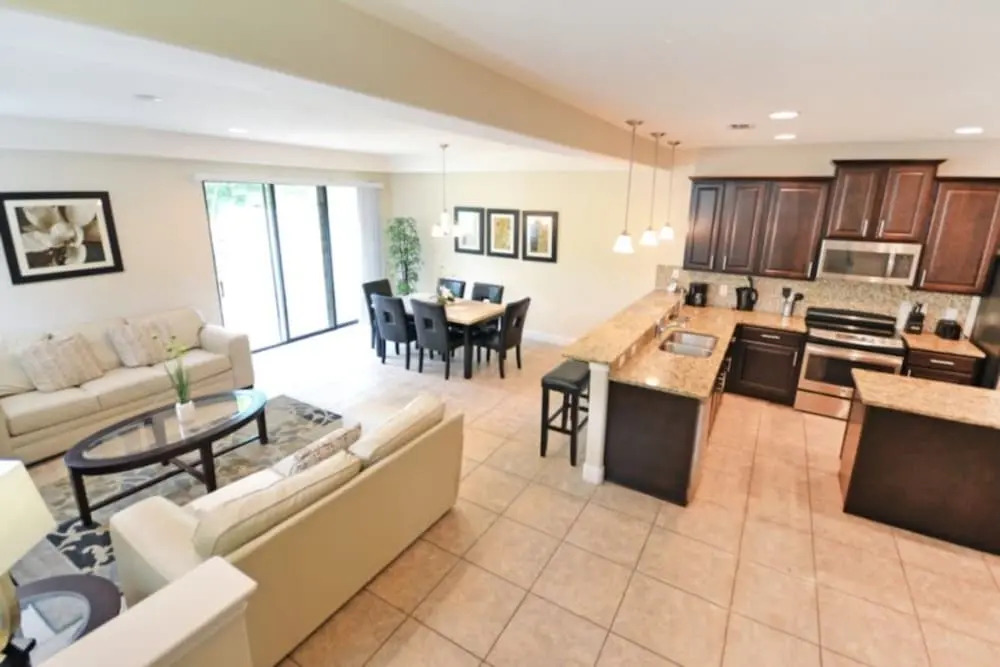 Fountains Retreat 4 Bedroom Condo by RedAwning