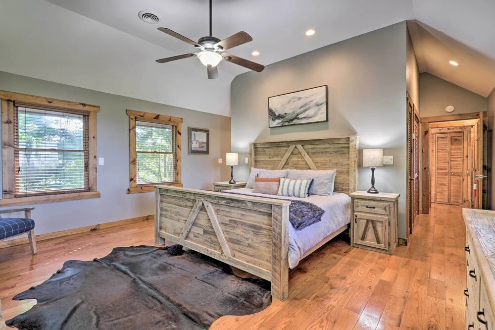 Deck & Hot Tub: Mtn-view Gatlinburg Cabin