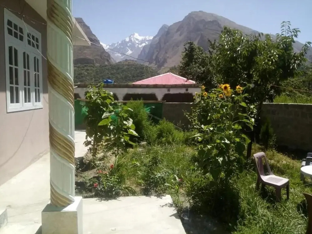 Four Seasons Family Guest House