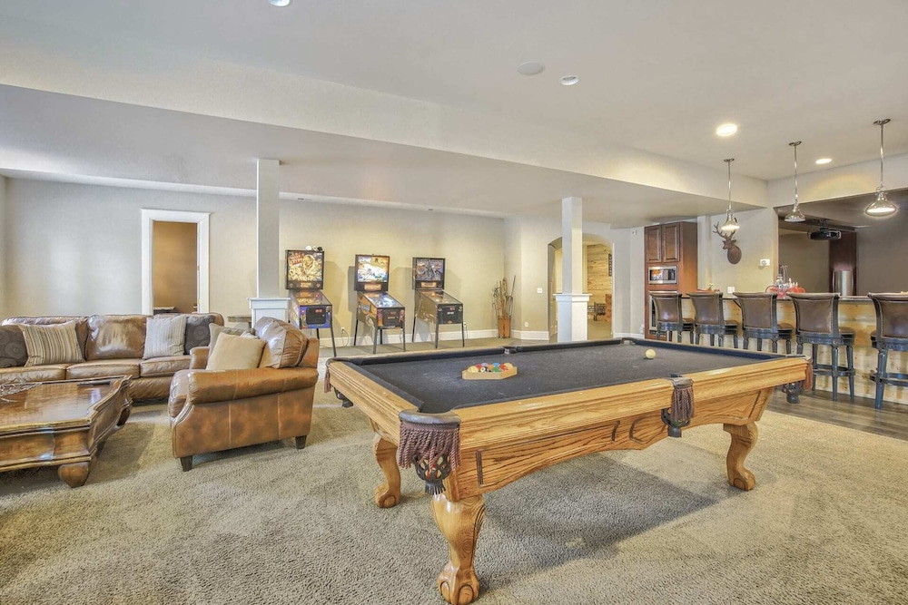 Broadmoor Luxury Mansion 5 Star Experience Theater Cheyenne Mountain Views