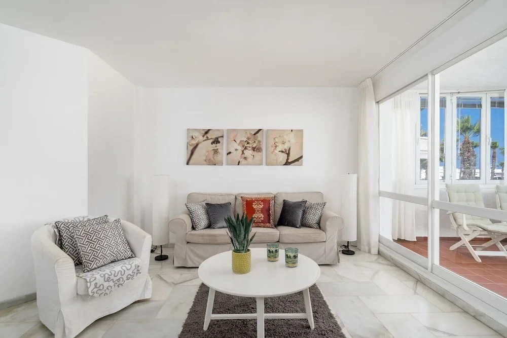 Stunning apartment in Puerto Marina