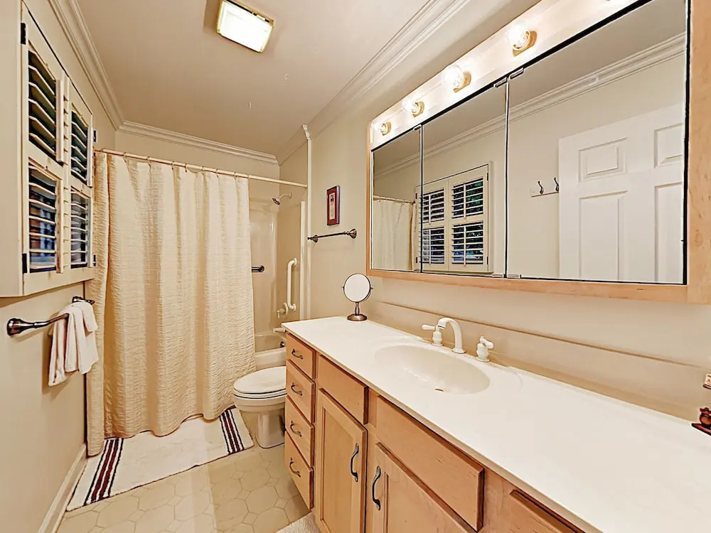New Listing! Spacious Hillside Ada Access 4 Bedroom Home