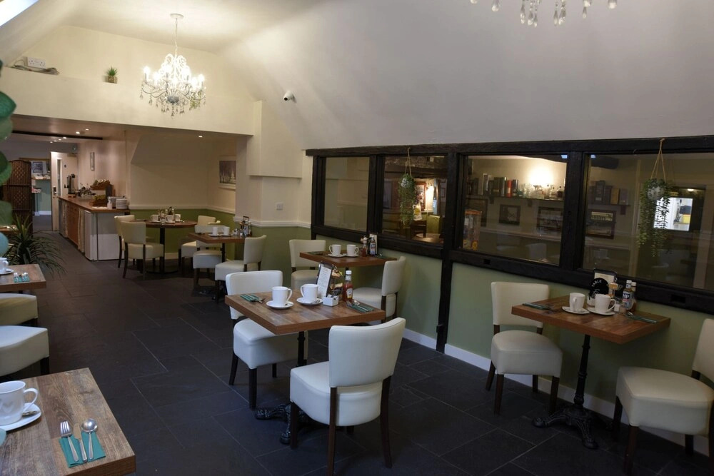 Crossways Inn