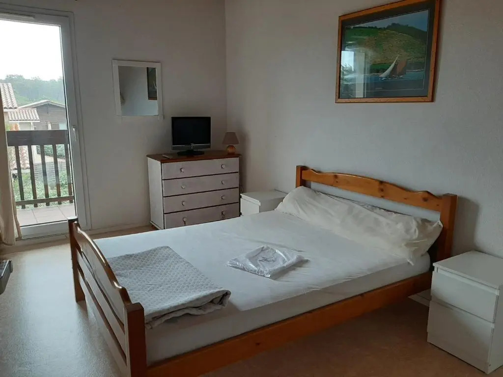 Villa patio avec piscine, à 400m des commerces et 6km de plage - Animaux admis - FR-1-239-83
