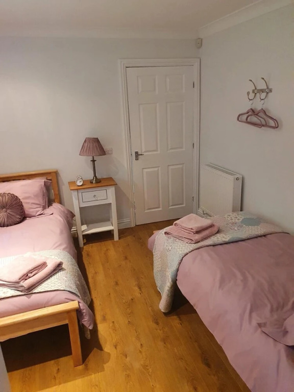 Stunning 2 Bedroom Pet Friendly Lodge