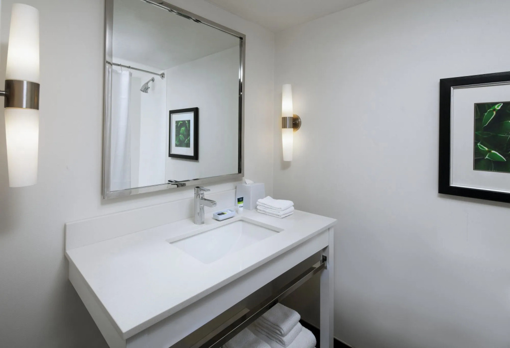 Four Points by Sheraton Phoenix South Mountain