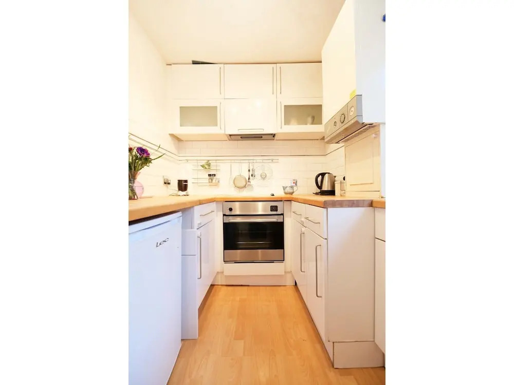 Sunny, Bohemian-style Flat For 4 in Queens Park