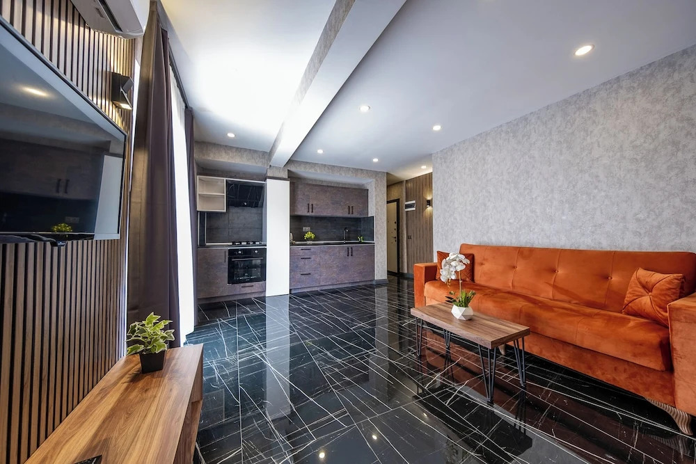 Mrt Suites Lara