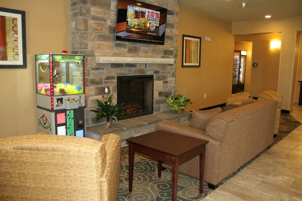 Cobblestone Hotel & Suites - Devils Lake