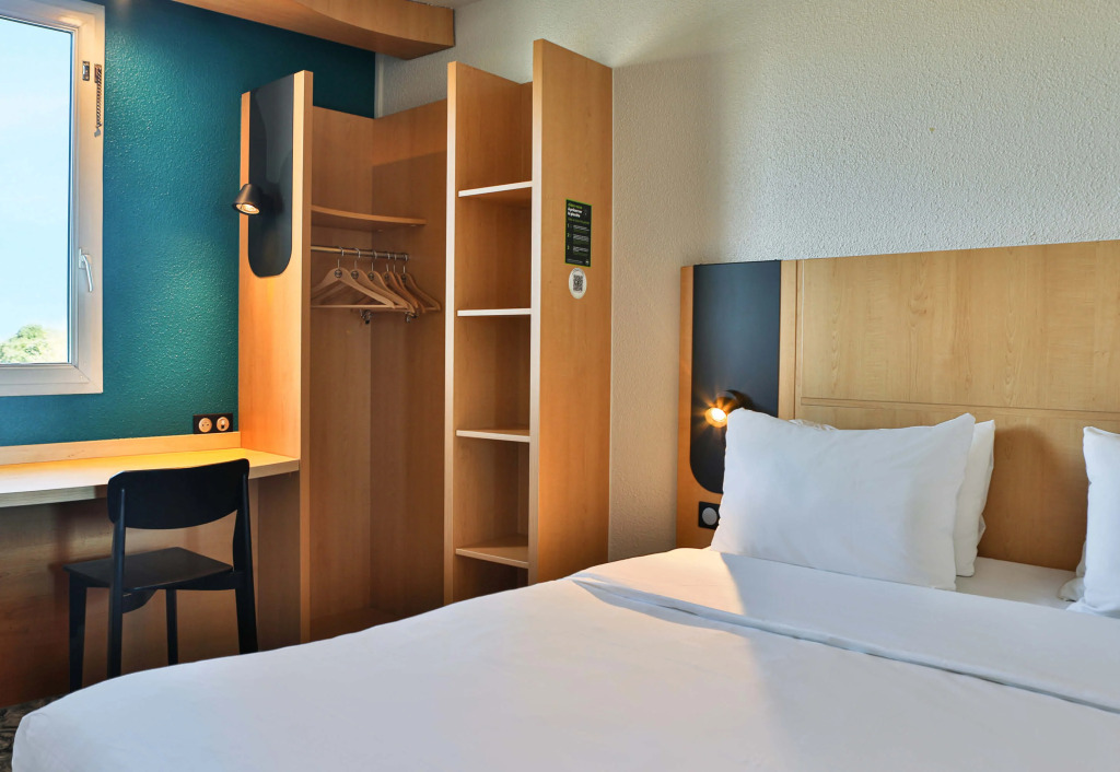 B&B HOTEL Les Sables-dOlonne Centre Gare