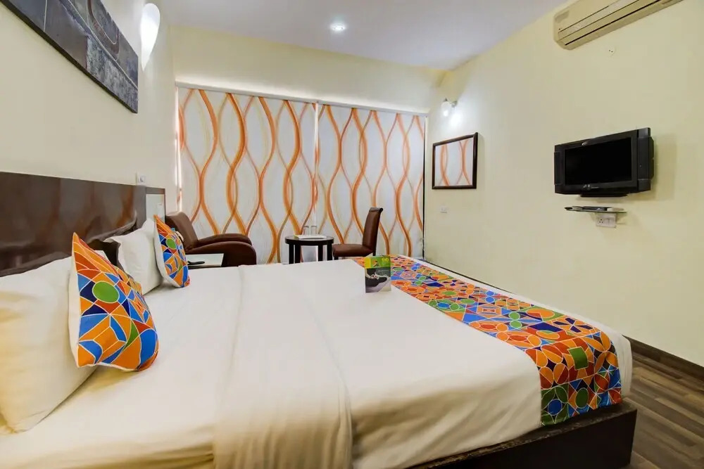 Hotel Signature By FabHotel