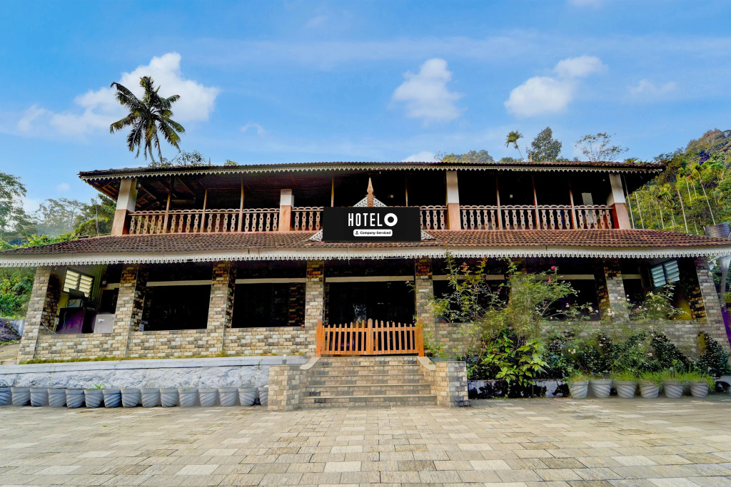 Premium Kallar Vattiyar Waterfalls Munnar