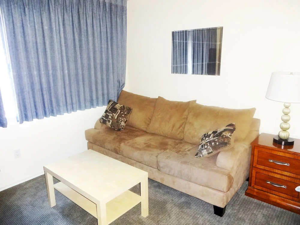 University Motel Suites