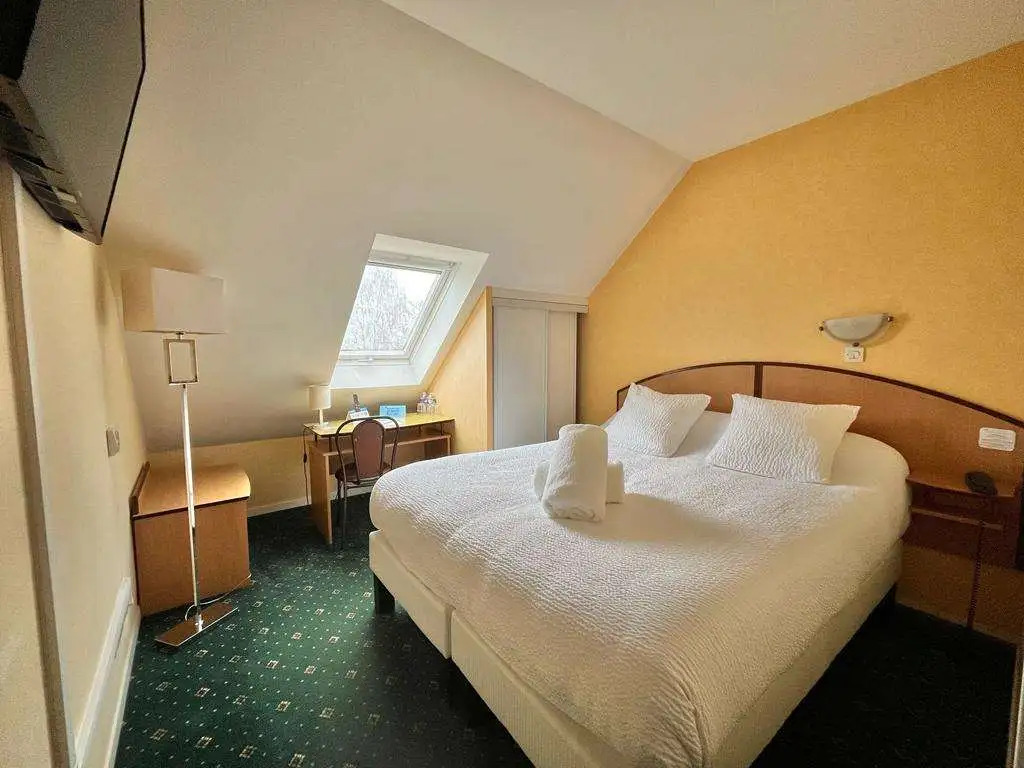 Logis Hôtel Sully le Château