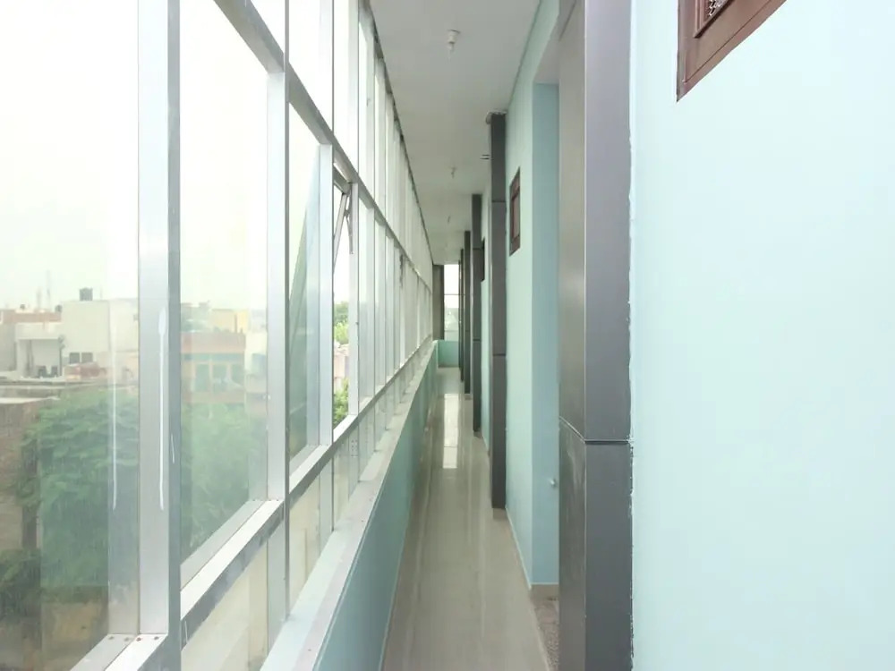 OYO 16150 Suraj Guest House