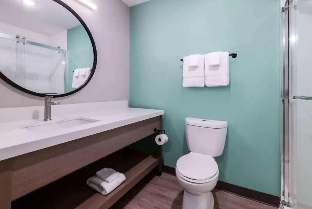 ECHO Suites Extended Stay by Wyndham Richmond West