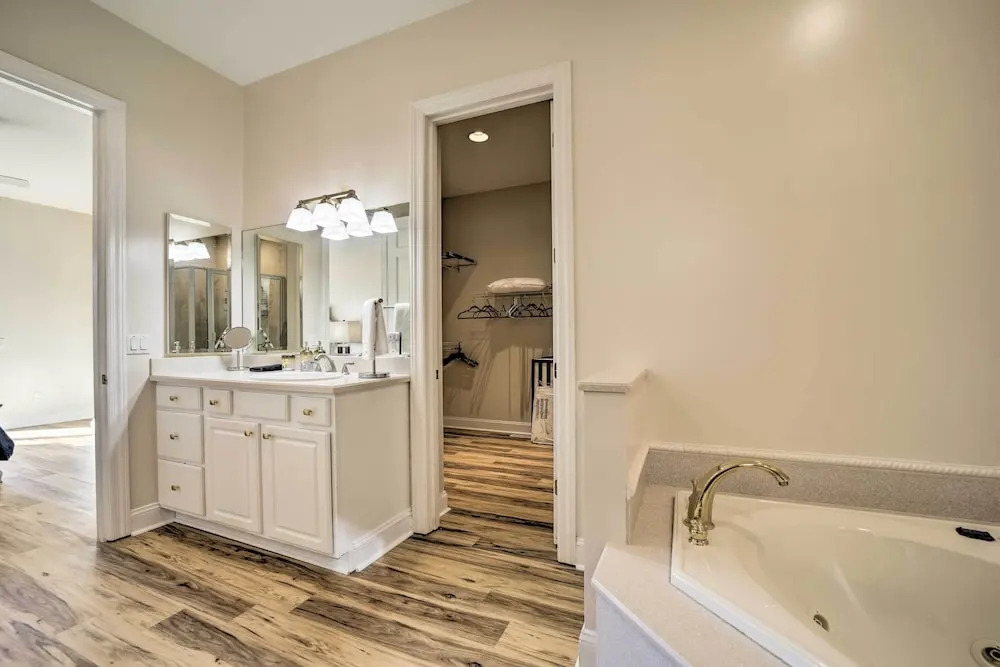 Beautiful Whittier Condo w/ Deck + Mtn Views!