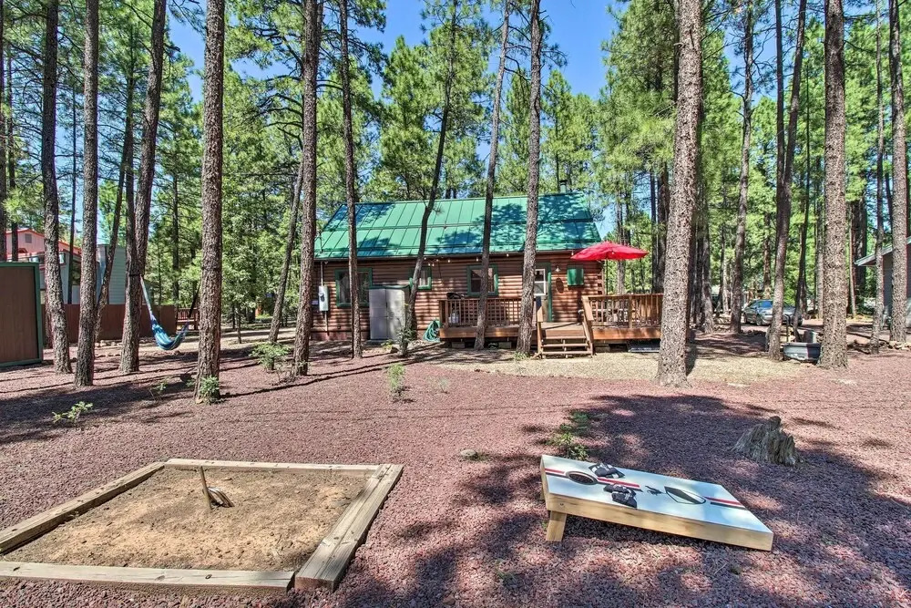 Pinetop-Lakeside Cabin w/ Deck: Hike, Ski & Golf