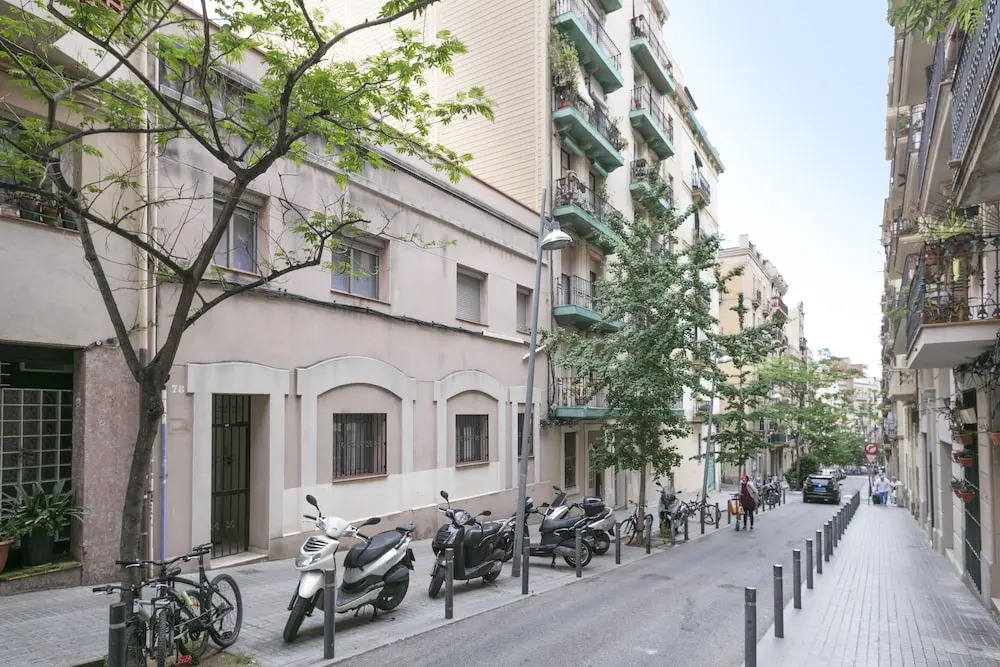 Inside Barcelona Apartments Salva