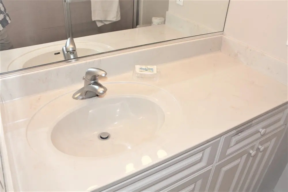 Jamaica Royale - 405 - 2 Br Condo