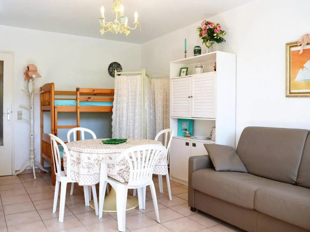 Appartement Bormes-les-Mimosas, 1 pièce, 4 personnes - FR-1-251-394