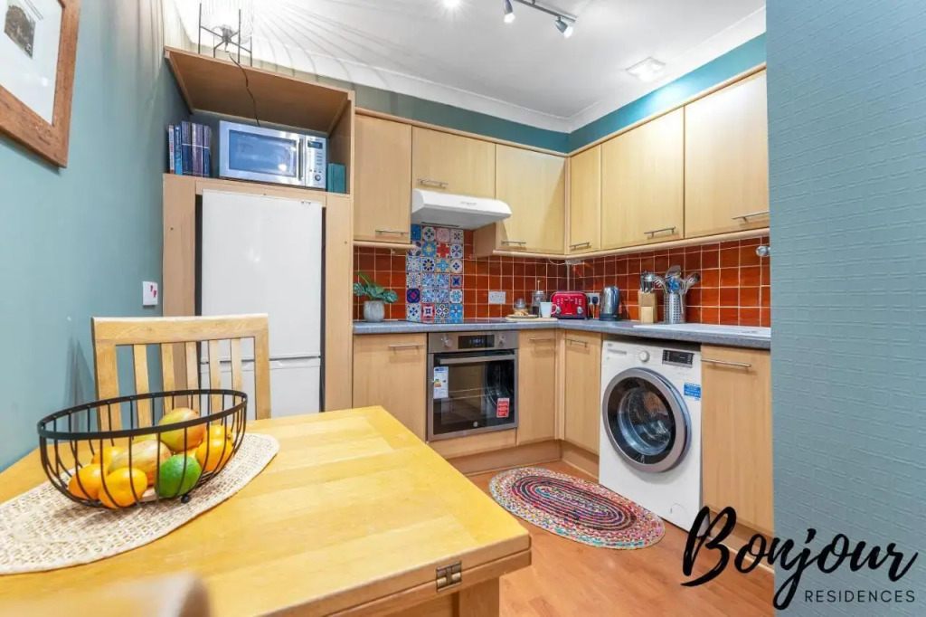 Central Cozy 2BR-1BA near Princes Street