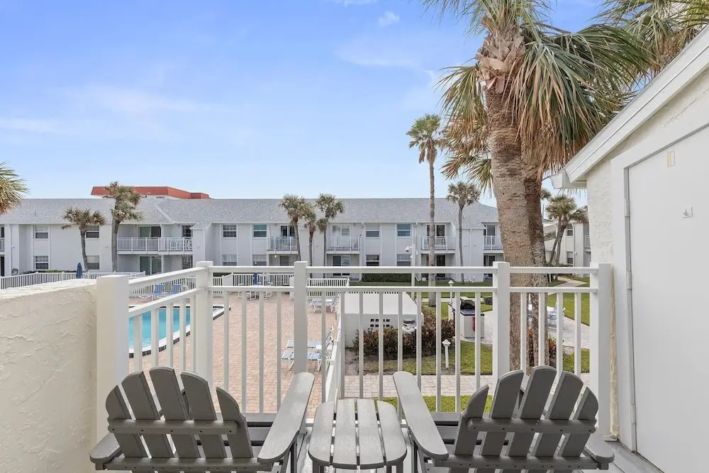 Colony Beach Club 235