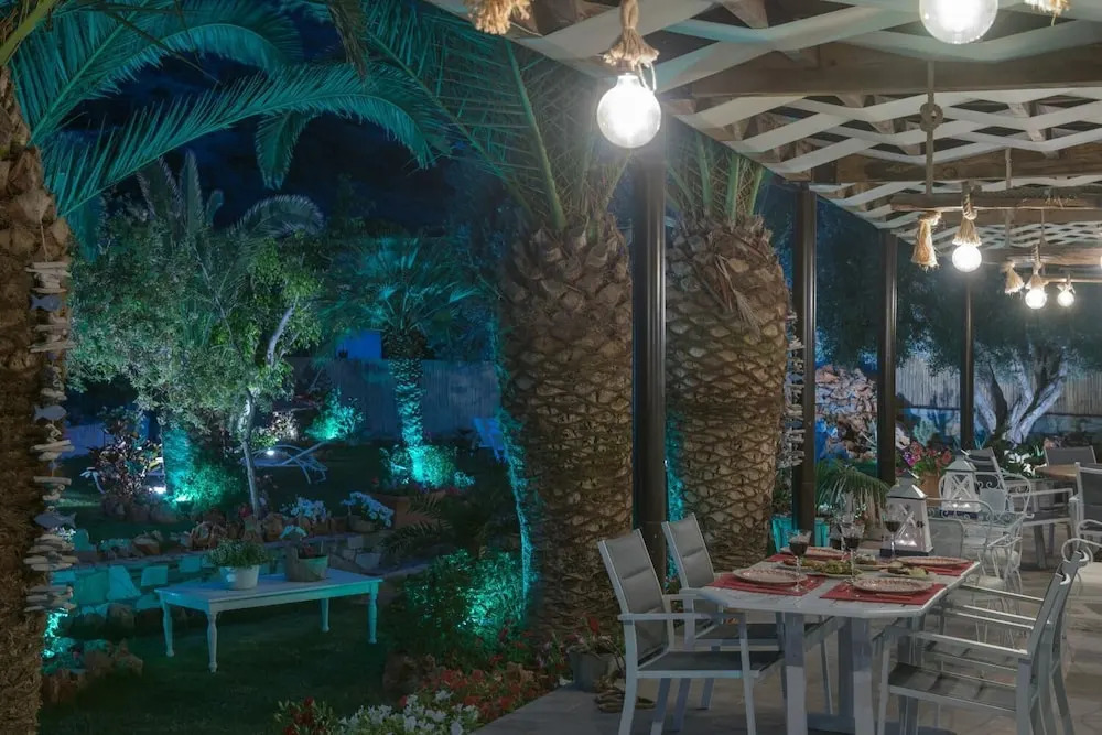 Omega Mare Deluxe Apartments