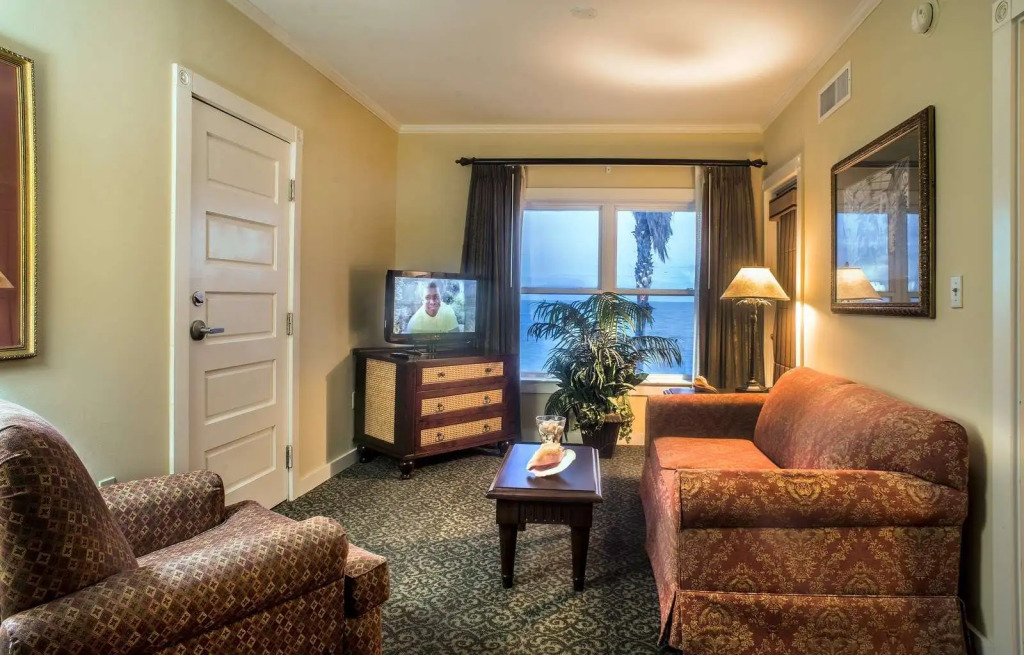 Lighthouse Inn at Aransas Bay
