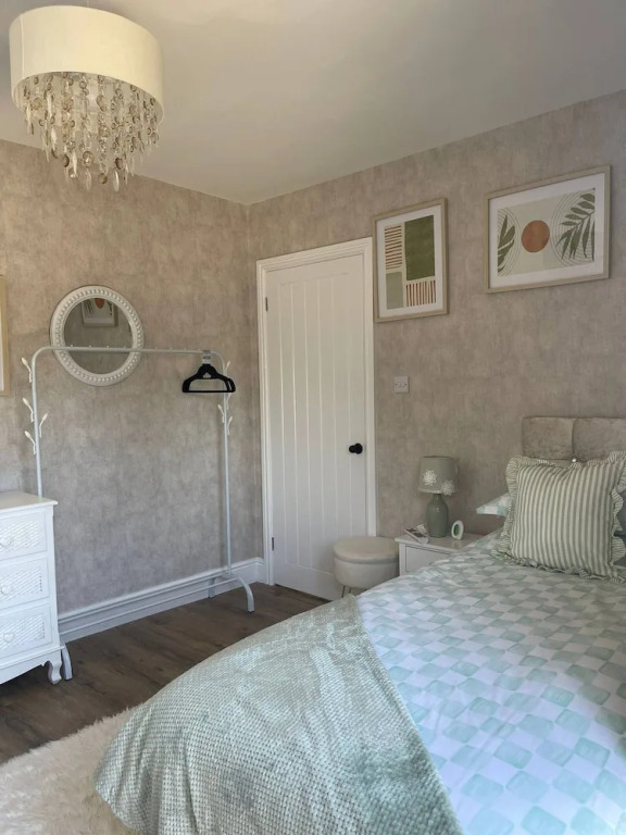 Staysolihull, Large Spacious Corner House,