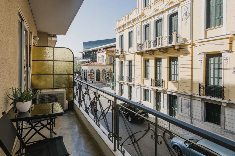 Acropolis Executive Suite