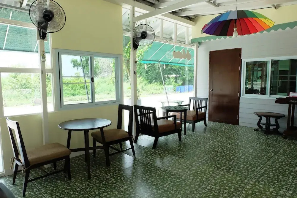 AA Villa Garden Airport